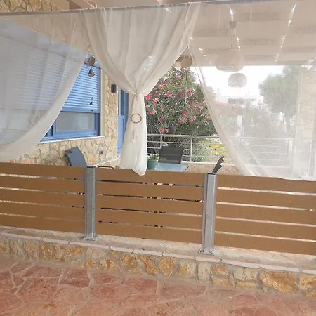 Daire Maritinas Stone House & On The