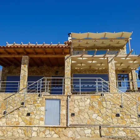 Maritinas Stone House & On The Apartment Katakolo