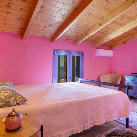Maritinas Stone House & On The Apartment Katakolo
